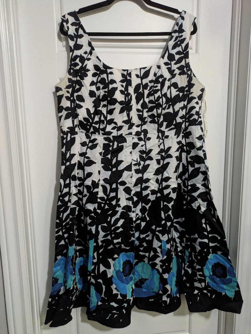 Jones New York Sleeveless White/Black/Blue Summer Dress (16W)